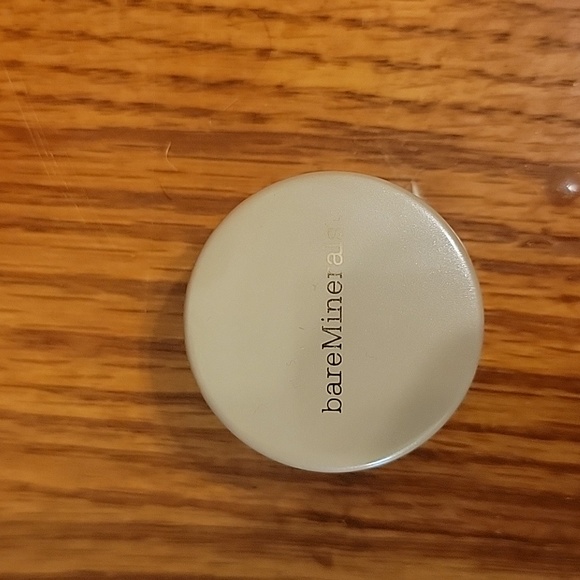 Bare Escentuals Magnificent Pearl - Picture 2 of 2